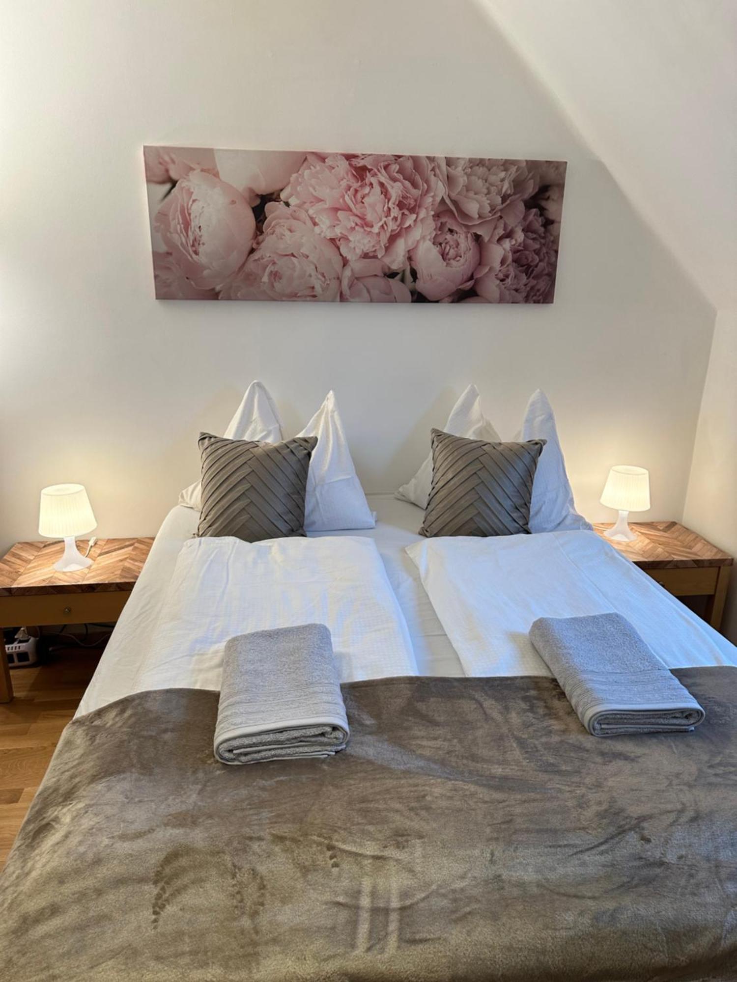 The Peaceful Garden Stay & Free Parking Salzburg Exterior photo